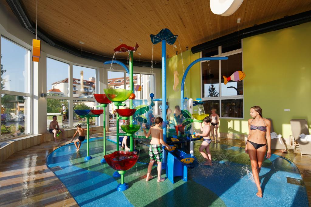 漩涡水生结构 - 重新获得最优秀的家庭酒店项目